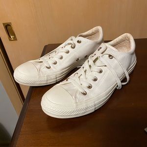 Cream Converse - Perfect condition